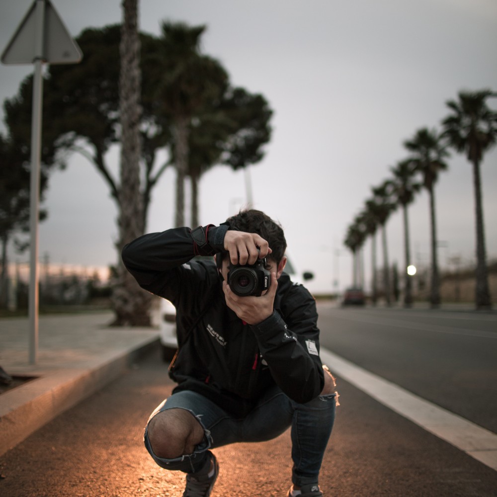 Photographer on the street to shooting